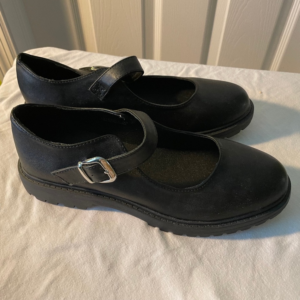 Hot Topic Black Mary Janes
